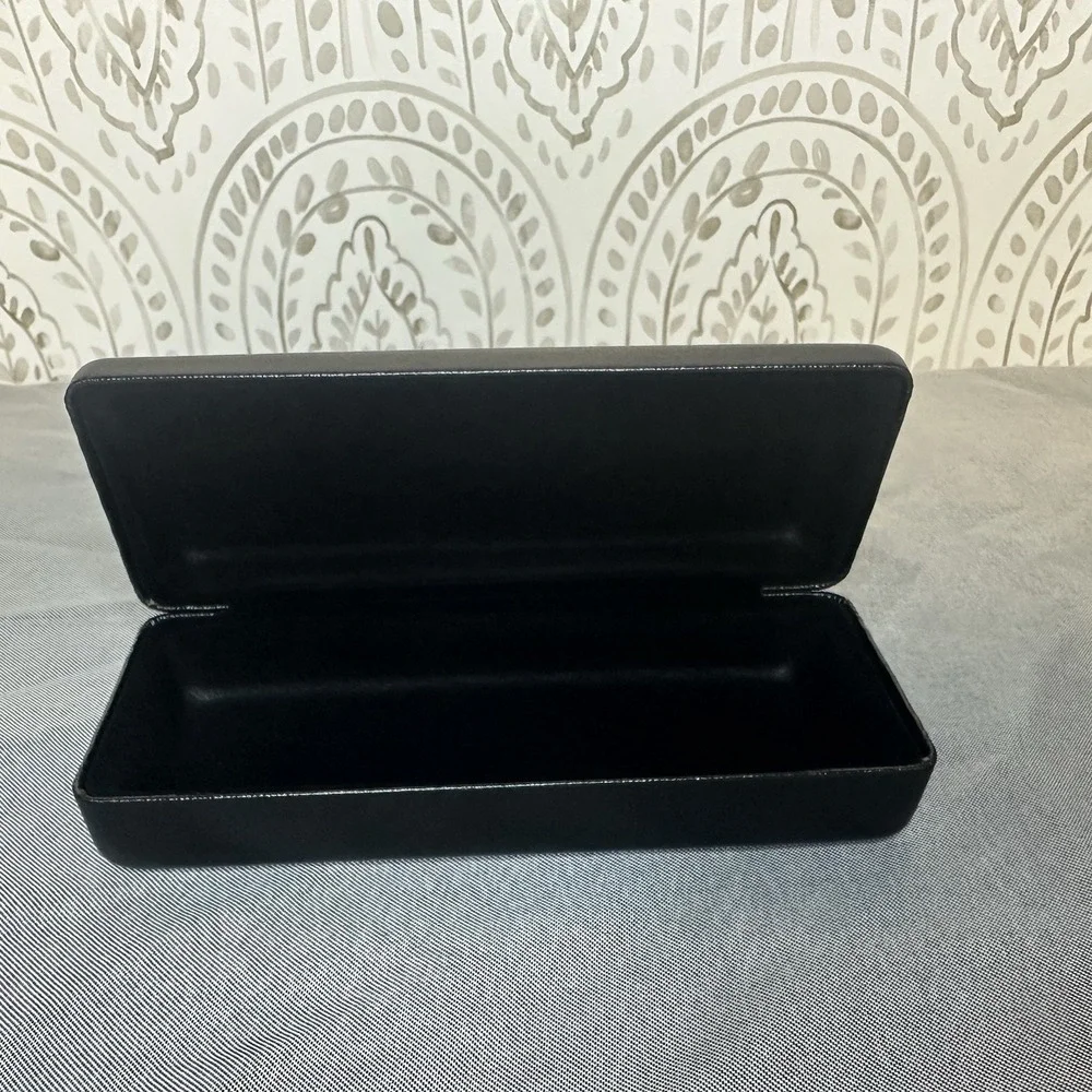 NEW Jones New York Black‎ Hard Faux Leather Clamshell Eyeglasses Case